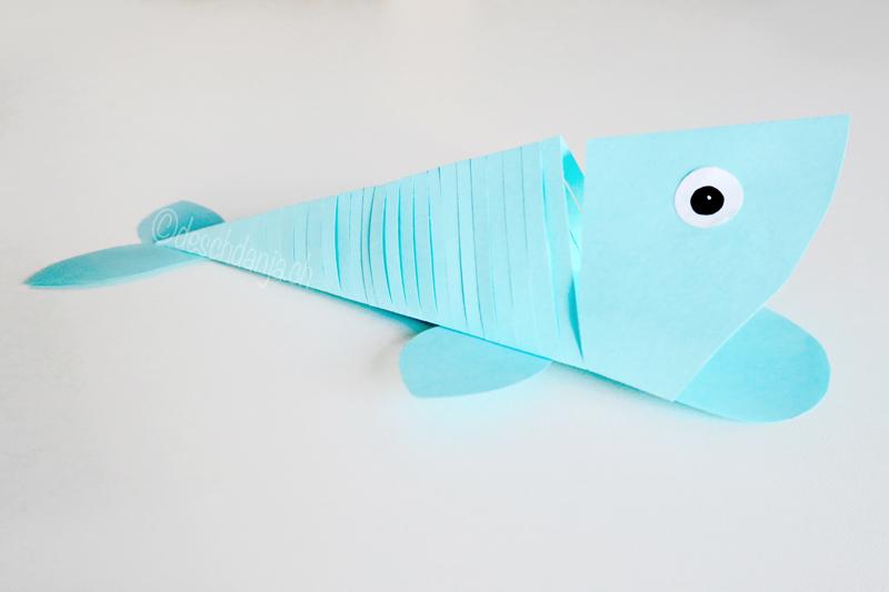 Moving Paper Fish