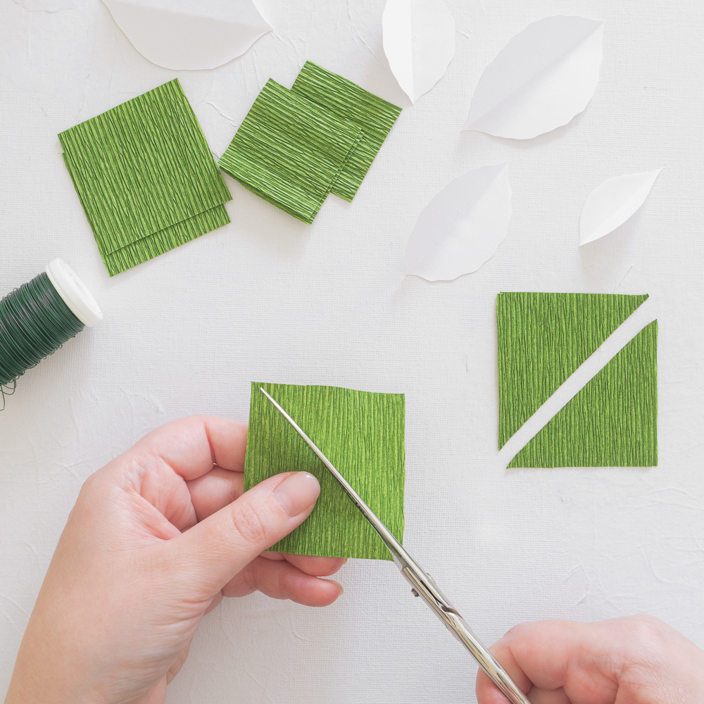 Krepp Papier Blätter: Quadrat diagonal schneiden
